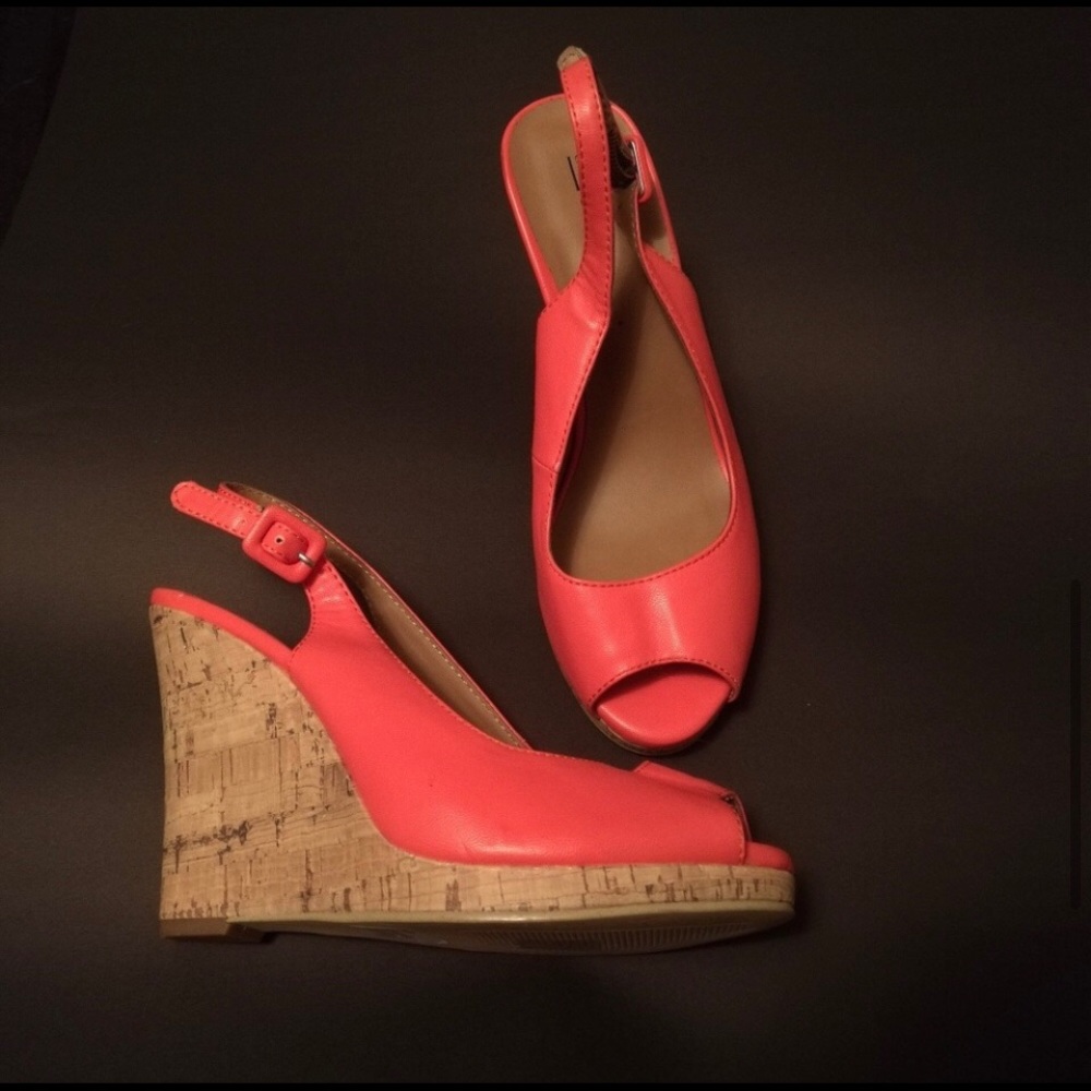 Call it Spring Coral Wedges - Picture 5 of 5